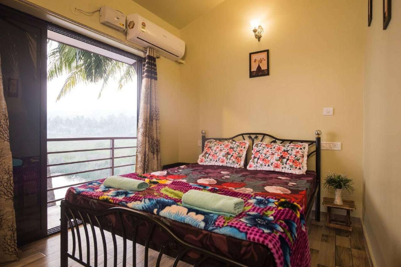 Casa Dcm And Esmeralda - Villa'S And Lake View Rooms In Bambolim With Swimming Pool Acces Exterior foto